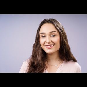 Meet your Posher, Lily